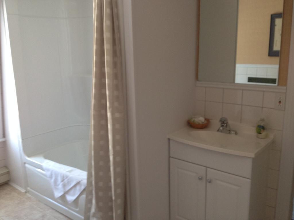 Auberge Petite Plaisance La Malbaie Bilik gambar