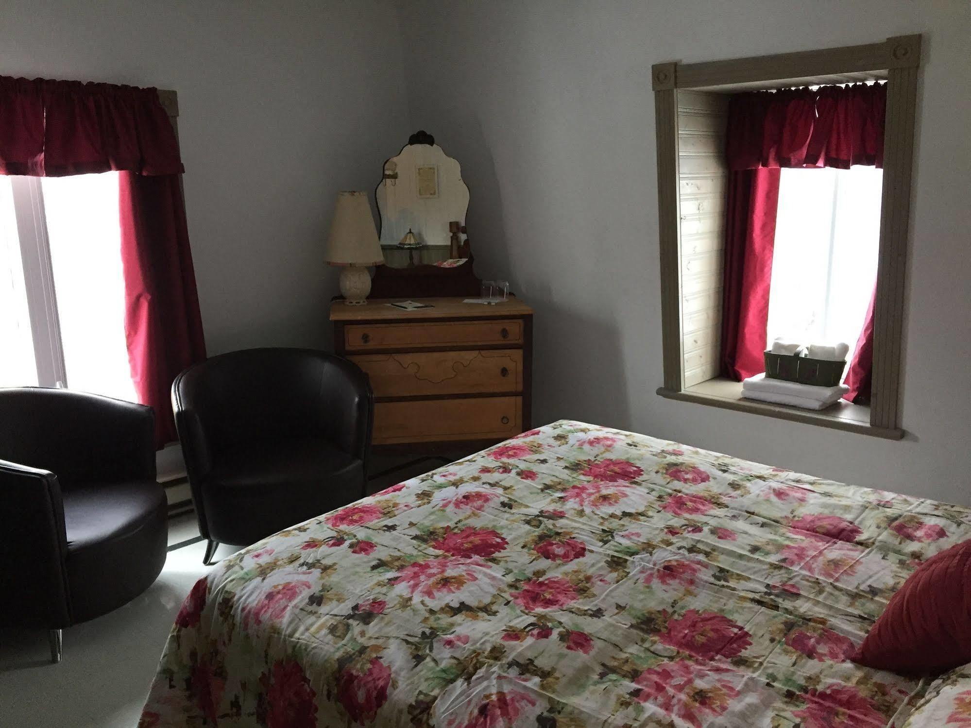 Auberge Petite Plaisance La Malbaie Luaran gambar